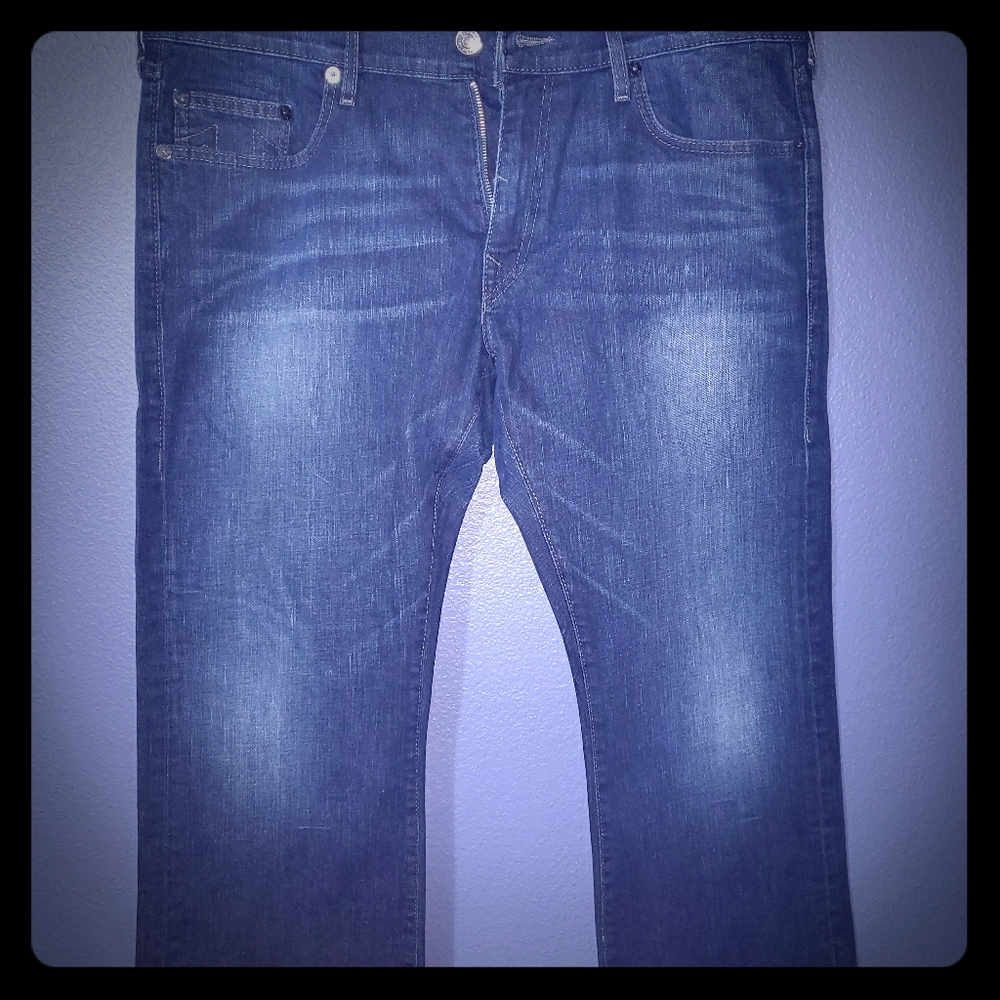 TRUE RELIGION JEANS